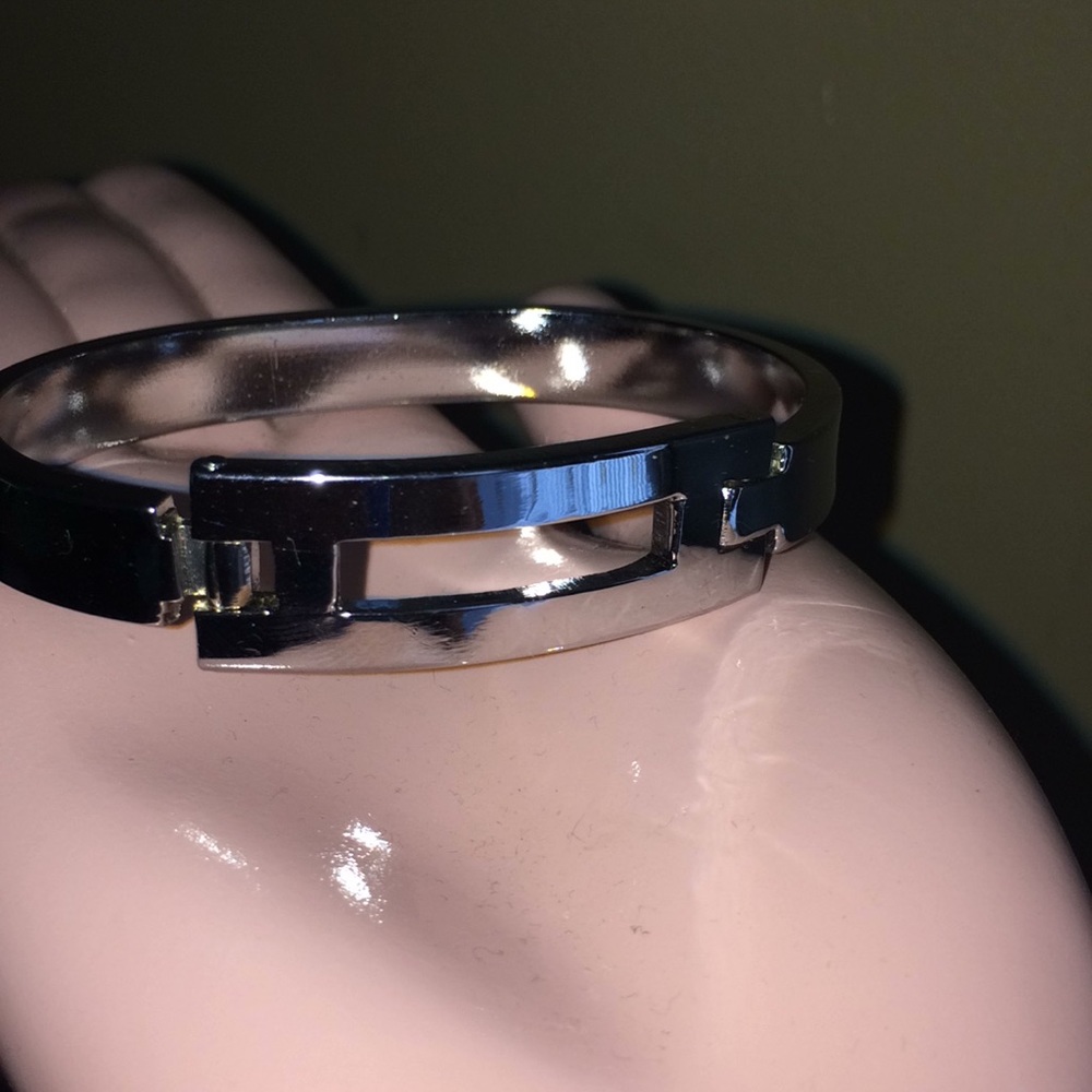 Silver‎ bracelet